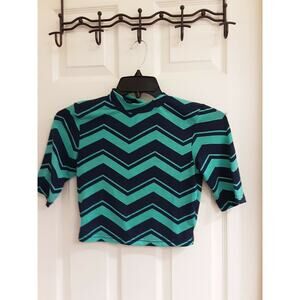 🩷Derek Top Junior girls size medium cropped, Chevron Stripe, blues, NWT